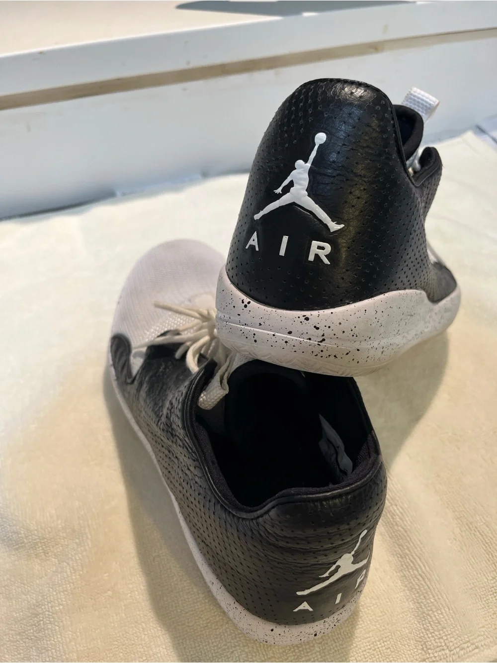 Jordan sleek low